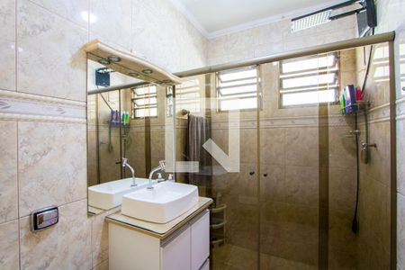 Casa à venda com 200m², 2 quartos e 5 vagas Casa à venda com 200m², 2 quartos e 5 vagasBanheiro