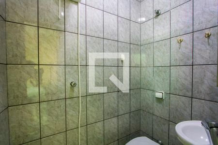 Casa à venda com 200m², 2 quartos e 5 vagas Casa à venda com 200m², 2 quartos e 5 vagasBanheiro de serviço