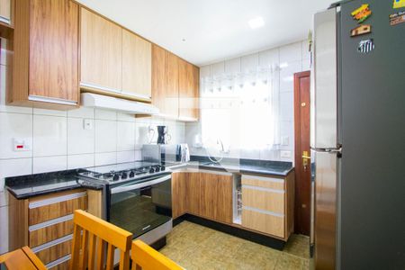 Casa à venda com 200m², 2 quartos e 5 vagas Casa à venda com 200m², 2 quartos e 5 vagasCozinha