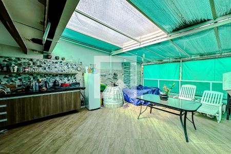 Casa à venda com 70m², 2 quartos e sem vagaÁrea externa