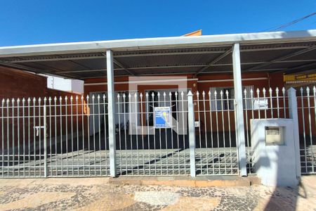 Casa à venda com 140m², 3 quartos e 3 vagasPLACA INSTALADA NA FACHADA 