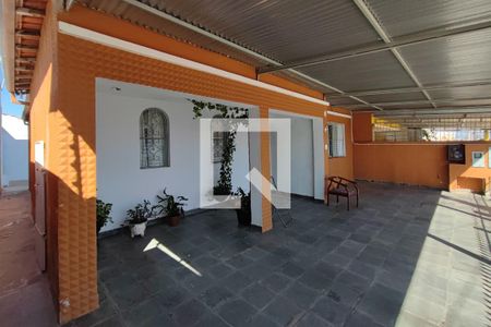 Casa à venda com 140m², 3 quartos e 3 vagasQuintal - Garagem 