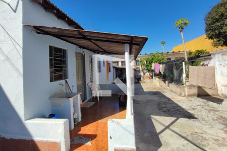 Casa à venda com 140m², 3 quartos e 3 vagasQuintal - Fundos