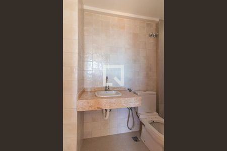 Apartamento à venda com 153m², 4 quartos e 3 vagas Apartamento à venda com 153m², 4 quartos e 3 vagasBanheiro 2