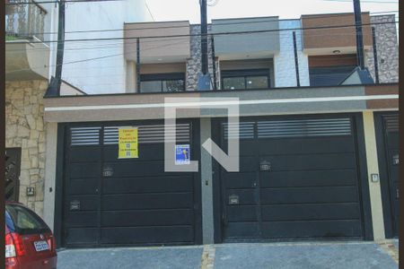 Casa à venda com 96m², 2 quartos e 2 vagas Casa à venda com 96m², 2 quartos e 2 vagasFachada