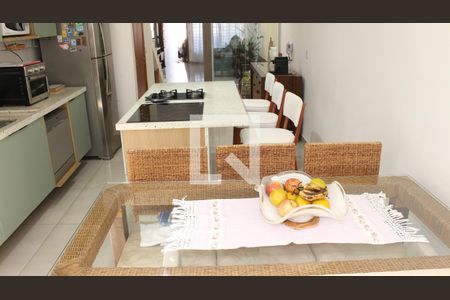 Casa à venda com 117m², 3 quartos e 2 vagasCozinha