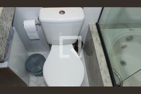 Casa à venda com 117m², 3 quartos e 2 vagasBanheiro