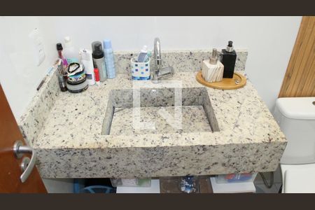 Casa à venda com 117m², 3 quartos e 2 vagasBanheiro