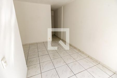 Sala de apartamento para alugar com 3 quartos, 67m² em Conjunto Promorar Raposo Tavares, São Paulo