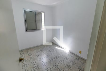 Quarto 2 de apartamento para alugar com 3 quartos, 67m² em Conjunto Promorar Raposo Tavares, São Paulo