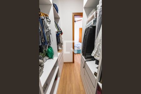 Apartamento à venda com 147m², 4 quartos e 3 vagasCloset