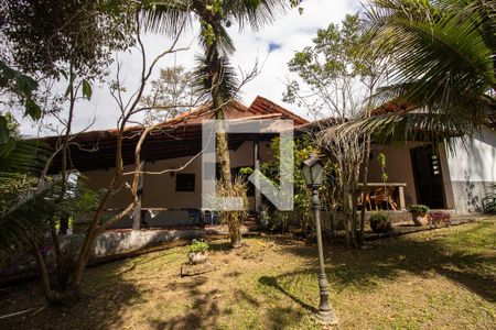 Casa de condomínio para alugar com 350m², 3 quartos e 4 vagas Casa de condomínio para alugar com 350m², 3 quartos e 4 vagasFachada