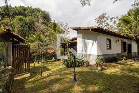 Casa de condomínio para alugar com 350m², 3 quartos e 4 vagas Casa de condomínio para alugar com 350m², 3 quartos e 4 vagasFachada