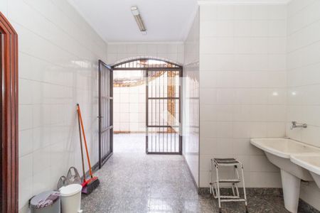 Casa à venda com 440m², 5 quartos e 12 vagasÁrea de Serviço