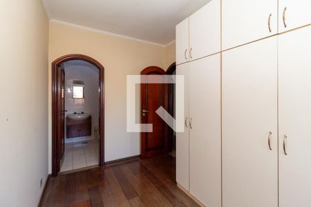 Casa à venda com 440m², 5 quartos e 12 vagasQuarto 2 (Suíte 2)