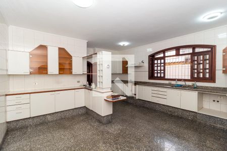 Casa à venda com 440m², 5 quartos e 12 vagasCozinha