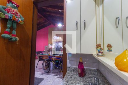 Casa à venda com 232m², 3 quartos e 2 vagasBanheiro 2