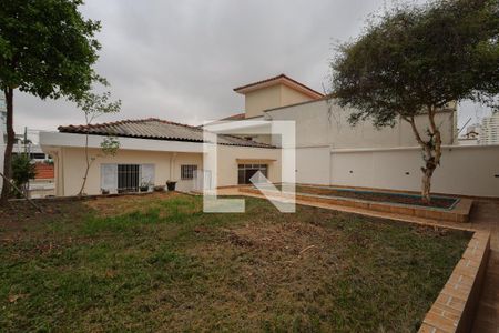 Casa à venda com 170m², 4 quartos e 2 vagas Casa à venda com 170m², 4 quartos e 2 vagasQuintal e jardim