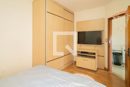 Casa à venda com 203m², 3 quartos e 4 vagasSuíte 2