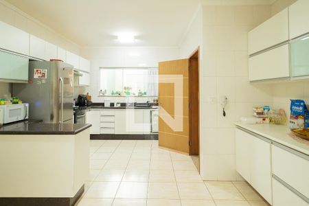 Casa à venda com 203m², 3 quartos e 4 vagasCozinha 