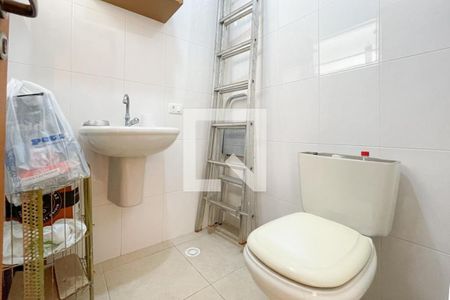 Casa à venda com 203m², 3 quartos e 4 vagasLavabo 2