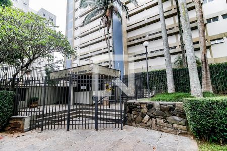 Apartamento à venda com 143m², 3 quartos e 2 vagasFachada e portaria