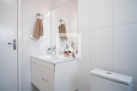 Casa à venda com 120m², 3 quartos e 2 vagas Casa à venda com 120m², 3 quartos e 2 vagasBanheiro