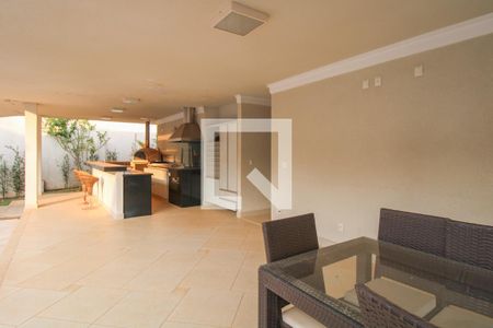 Casa de condomínio à venda com 900m², 5 quartos e 6 vagas Casa de condomínio à venda com 900m², 5 quartos e 6 vagasÁrea comum