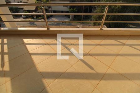 Casa de condomínio à venda com 900m², 5 quartos e 6 vagas Casa de condomínio à venda com 900m², 5 quartos e 6 vagasVista/Suíte 4