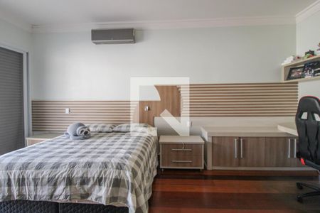 Casa de condomínio à venda com 900m², 5 quartos e 6 vagas Casa de condomínio à venda com 900m², 5 quartos e 6 vagasSuíte 2