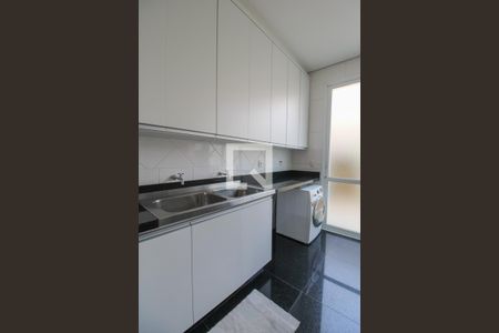 Casa de condomínio à venda com 900m², 5 quartos e 6 vagas Casa de condomínio à venda com 900m², 5 quartos e 6 vagasCozinha