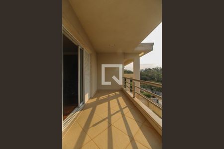 Casa de condomínio à venda com 900m², 5 quartos e 6 vagas Casa de condomínio à venda com 900m², 5 quartos e 6 vagasVista/Suíte 4