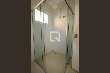 Casa de condomínio à venda com 900m², 5 quartos e 6 vagas Casa de condomínio à venda com 900m², 5 quartos e 6 vagasÁrea comum - Banheiro