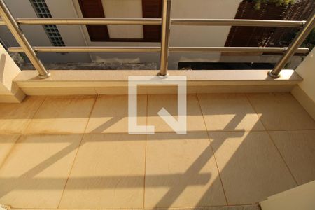 Casa de condomínio à venda com 900m², 5 quartos e 6 vagas Casa de condomínio à venda com 900m², 5 quartos e 6 vagasVista/Suíte 3