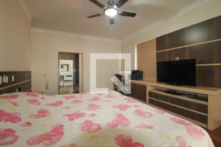 Casa de condomínio à venda com 900m², 5 quartos e 6 vagas Casa de condomínio à venda com 900m², 5 quartos e 6 vagasSuíte 5