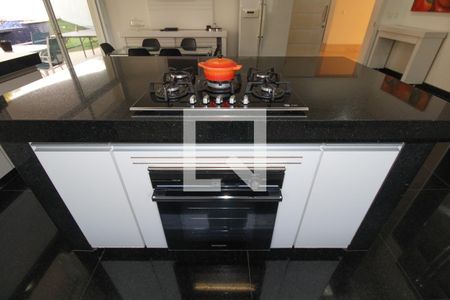 Casa de condomínio à venda com 900m², 5 quartos e 6 vagas Casa de condomínio à venda com 900m², 5 quartos e 6 vagasCozinha