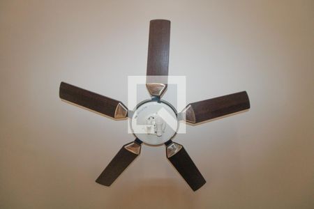 Casa de condomínio à venda com 900m², 5 quartos e 6 vagas Casa de condomínio à venda com 900m², 5 quartos e 6 vagasBanheiro/Suíte 5