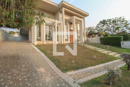 Casa de condomínio à venda com 900m², 5 quartos e 6 vagas Casa de condomínio à venda com 900m², 5 quartos e 6 vagasFachada