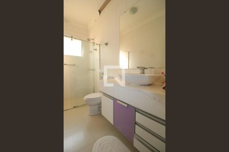 Casa de condomínio à venda com 900m², 5 quartos e 6 vagas Casa de condomínio à venda com 900m², 5 quartos e 6 vagasBanheiro/Suíte 1