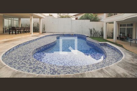Casa de condomínio à venda com 900m², 5 quartos e 6 vagas Casa de condomínio à venda com 900m², 5 quartos e 6 vagasÁrea comum - Piscina