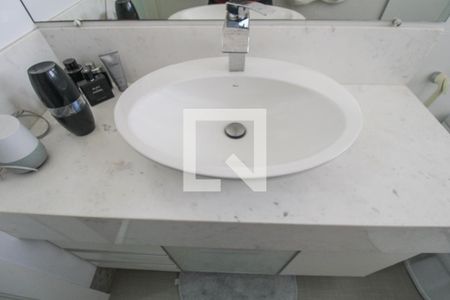 Casa de condomínio à venda com 900m², 5 quartos e 6 vagas Casa de condomínio à venda com 900m², 5 quartos e 6 vagasBanheiro/Suíte 2