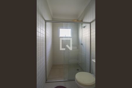 Casa de condomínio à venda com 900m², 5 quartos e 6 vagas Casa de condomínio à venda com 900m², 5 quartos e 6 vagasÁrea comum - Banheiro