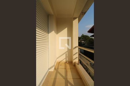 Casa de condomínio à venda com 900m², 5 quartos e 6 vagas Casa de condomínio à venda com 900m², 5 quartos e 6 vagasVista/Suíte 3