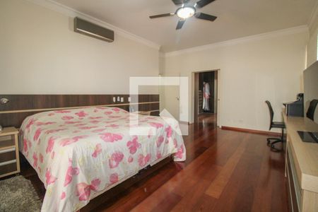 Casa de condomínio à venda com 900m², 5 quartos e 6 vagas Casa de condomínio à venda com 900m², 5 quartos e 6 vagasSuíte 5