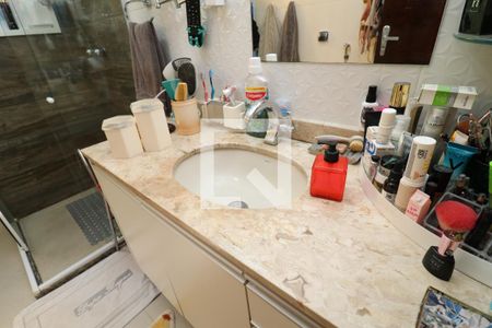 Casa à venda com 141m², 4 quartos e 2 vagasBanheiro da Suíte