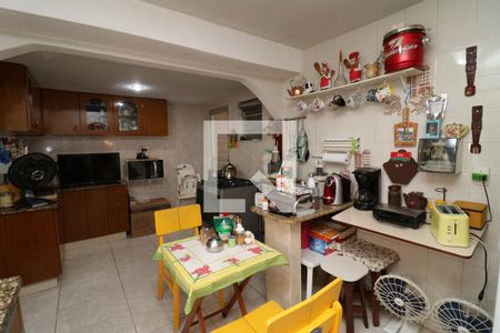 Casa à venda com 141m², 4 quartos e 2 vagasCozinha