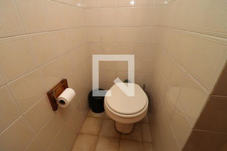 Casa à venda com 141m², 4 quartos e 2 vagasLavabo