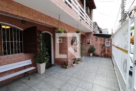 Casa à venda com 141m², 4 quartos e 2 vagasQuintal