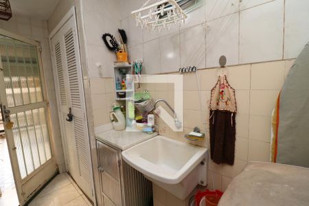 Casa à venda com 141m², 4 quartos e 2 vagasÁrea de Serviço