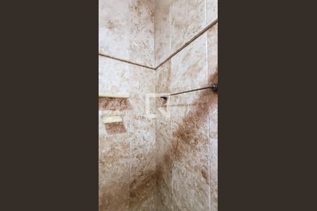 Casa de condomínio à venda com 640m², 4 quartos e 4 vagas Casa de condomínio à venda com 640m², 4 quartos e 4 vagasBanheiro Varanda Sala/Suite3